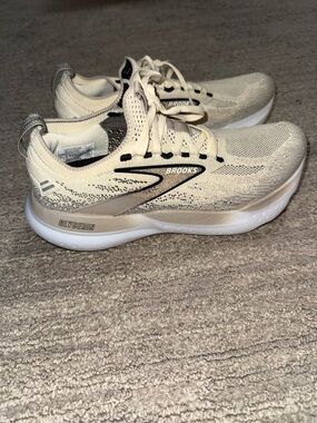 Brooks Glycerin StealthFit Sneakers Cream/Beige Running Shoes Women’s 8.5